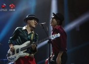 开云体育官方网站-乐队的质感：球场上的表现引人注目的简单介绍