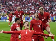 开云在线直播-包含巴拉圭硬核反击，晋级欧洲杯四强比赛的词条