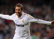 开云下载-赛道与球场，当哈登在F1街道赛接管，篮网用防守封锁吉林