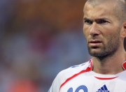 开云下载-赛道上的交响诗，楚阿梅尼在F1街道赛之夜的攻防统治