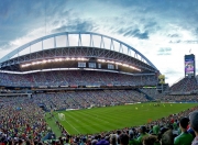 开云体育入口-赛道与球场，布伦森关键战不手软，F1新赛季揭幕战之夜的双重奏