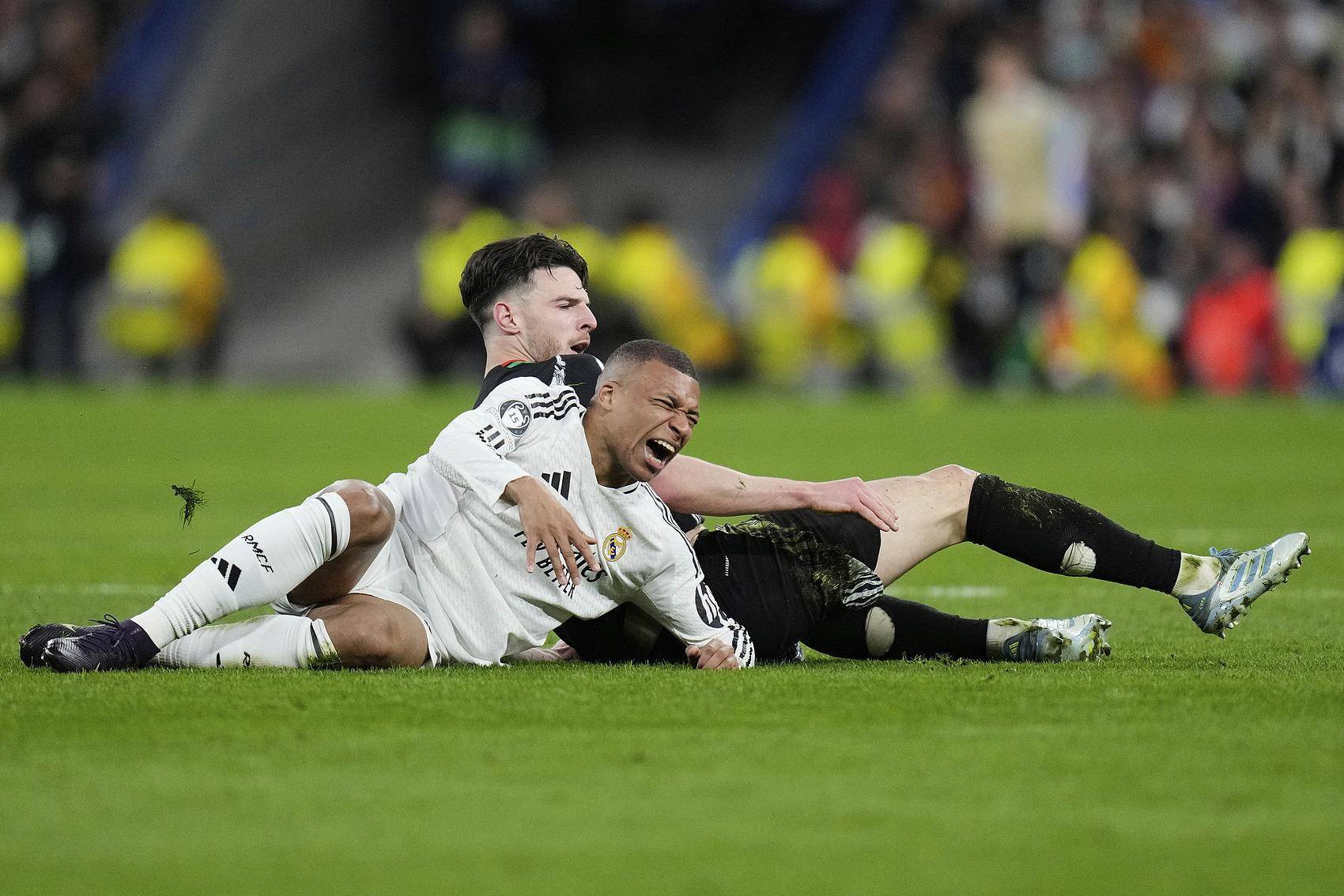 巴萨翻盘阿森纳，格纳布里制霸全场