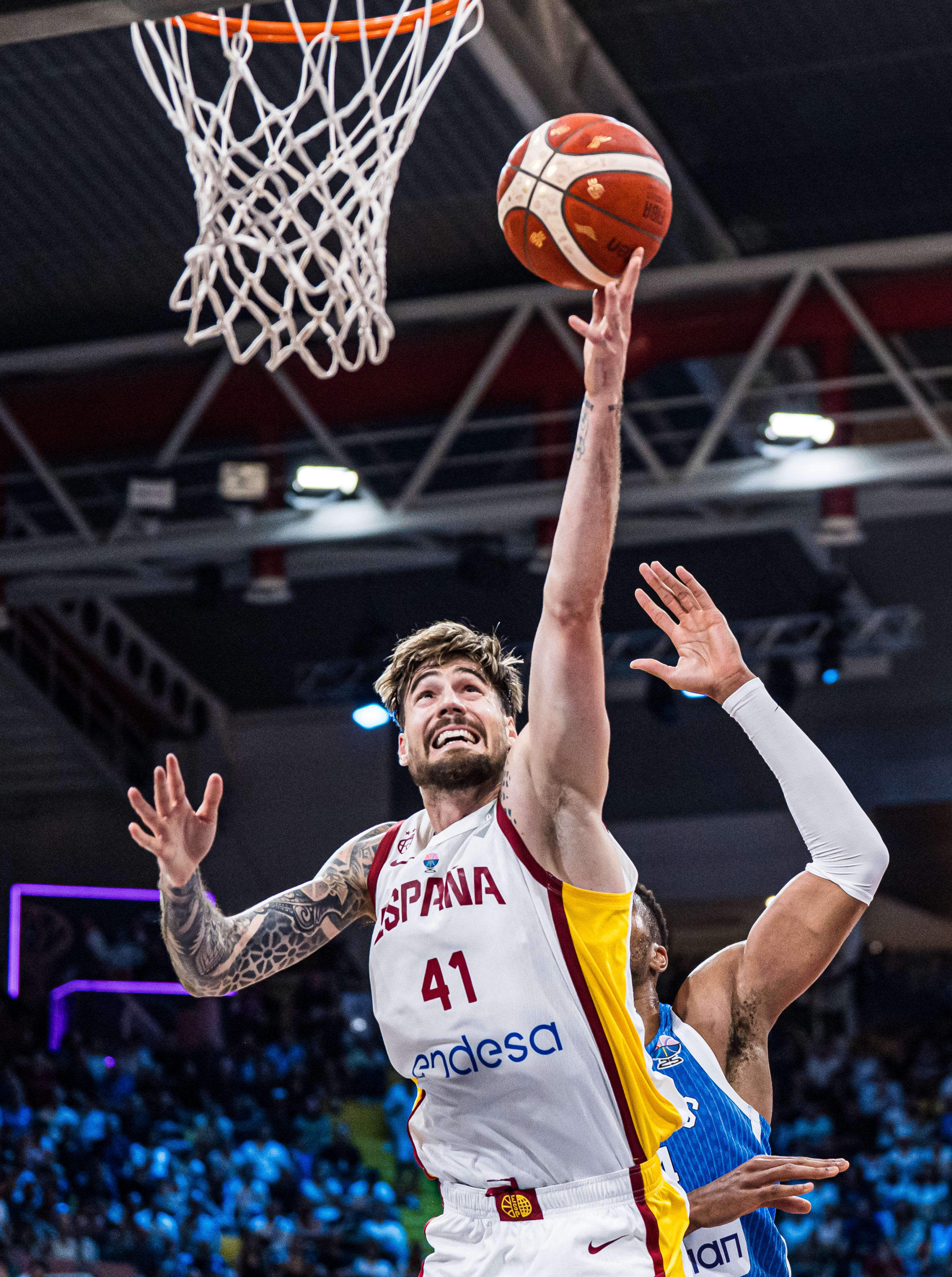 西班牙球员在中东篮球锦标赛中夺魁 西班牙球员在中东篮球锦标赛中夺魁