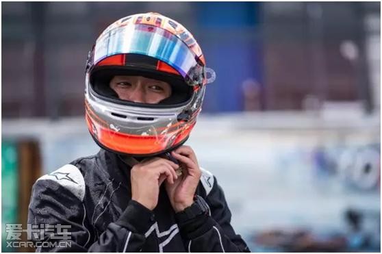 关于冲刺终点：欲突破对方拦阻，谁最快？的信息