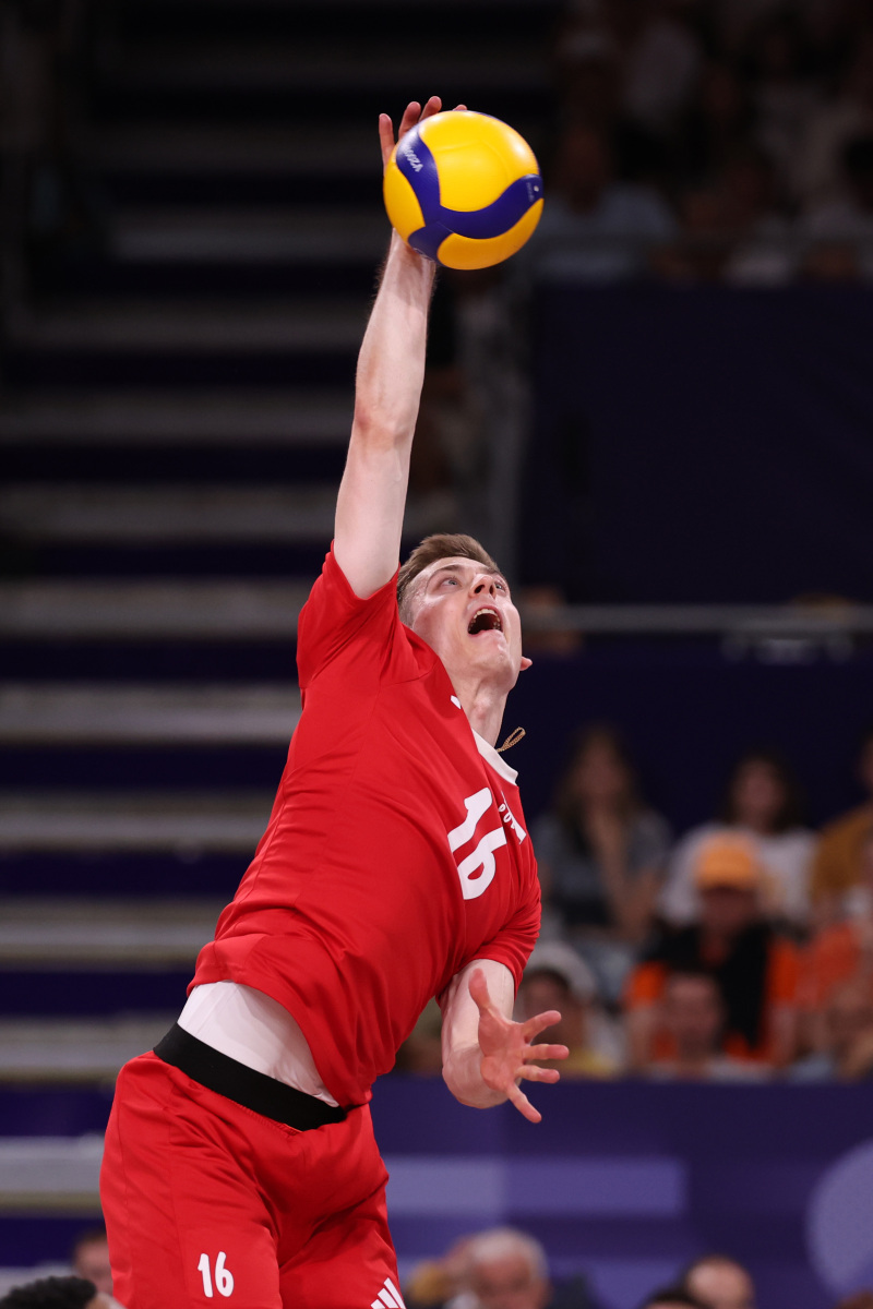 荷兰运动员坚持不懈，最终赢得胜利