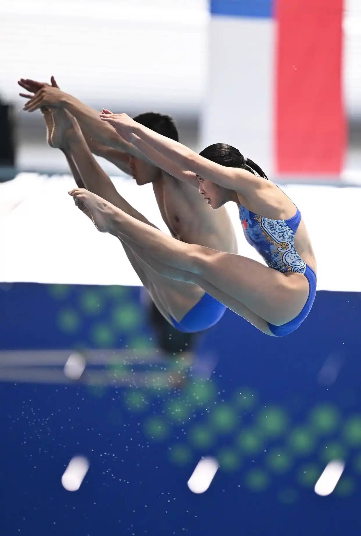 匈牙利游泳选手实现逆袭,夺得金牌 匈牙利游泳选手实现逆袭,夺得金牌