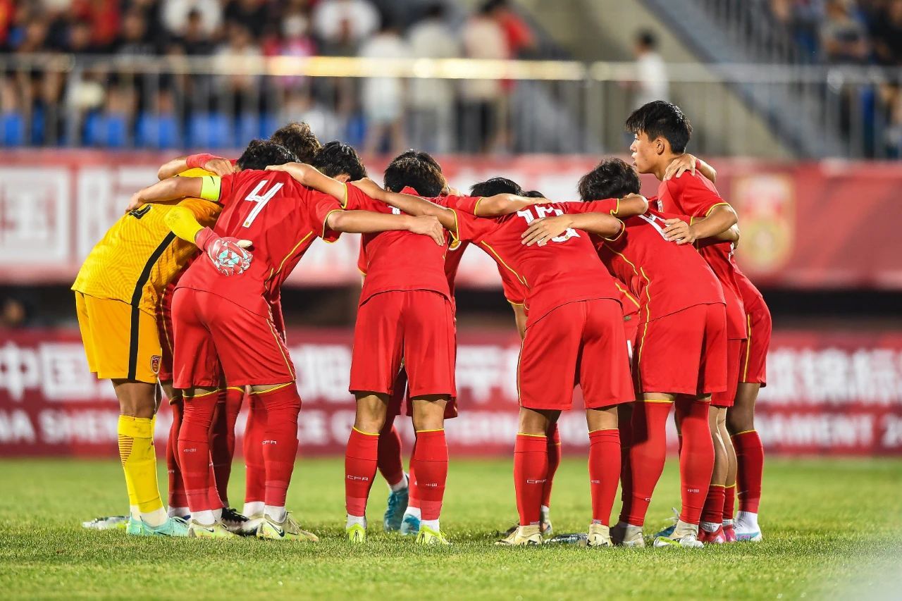 亚冠比赛中，中国球队赢得关注和支持