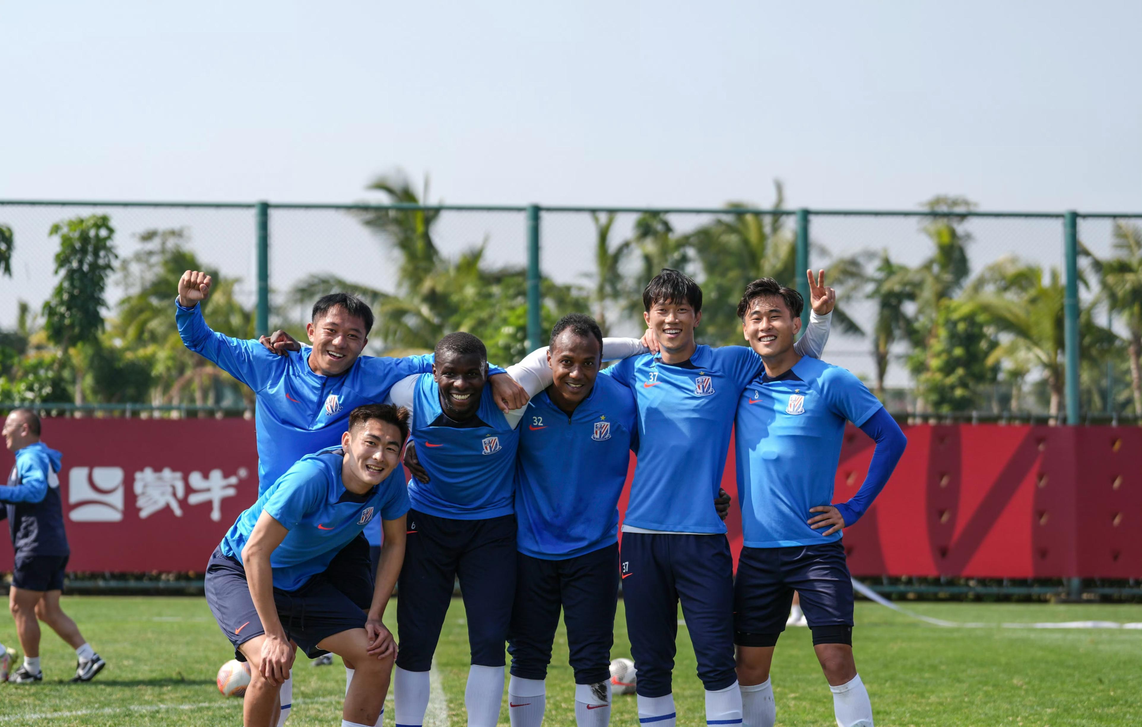 包含上海申花引援成效显著，球队整体实力得到提升的词条