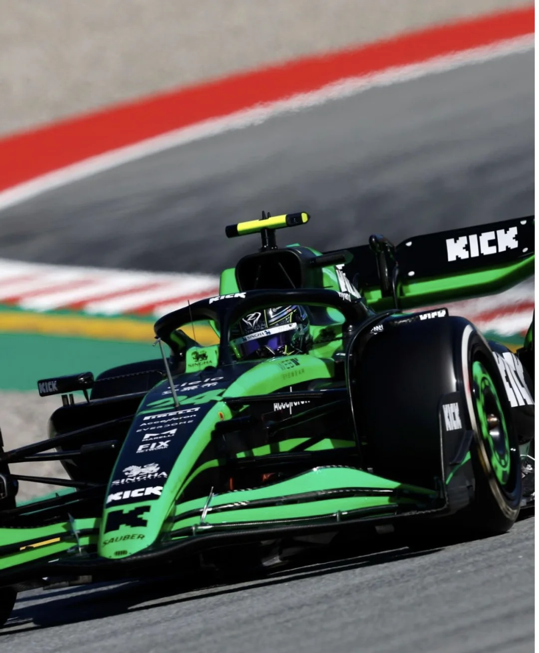 包含红牛二队绝杀阿斯顿马丁，周冠宇关键制胜的词条