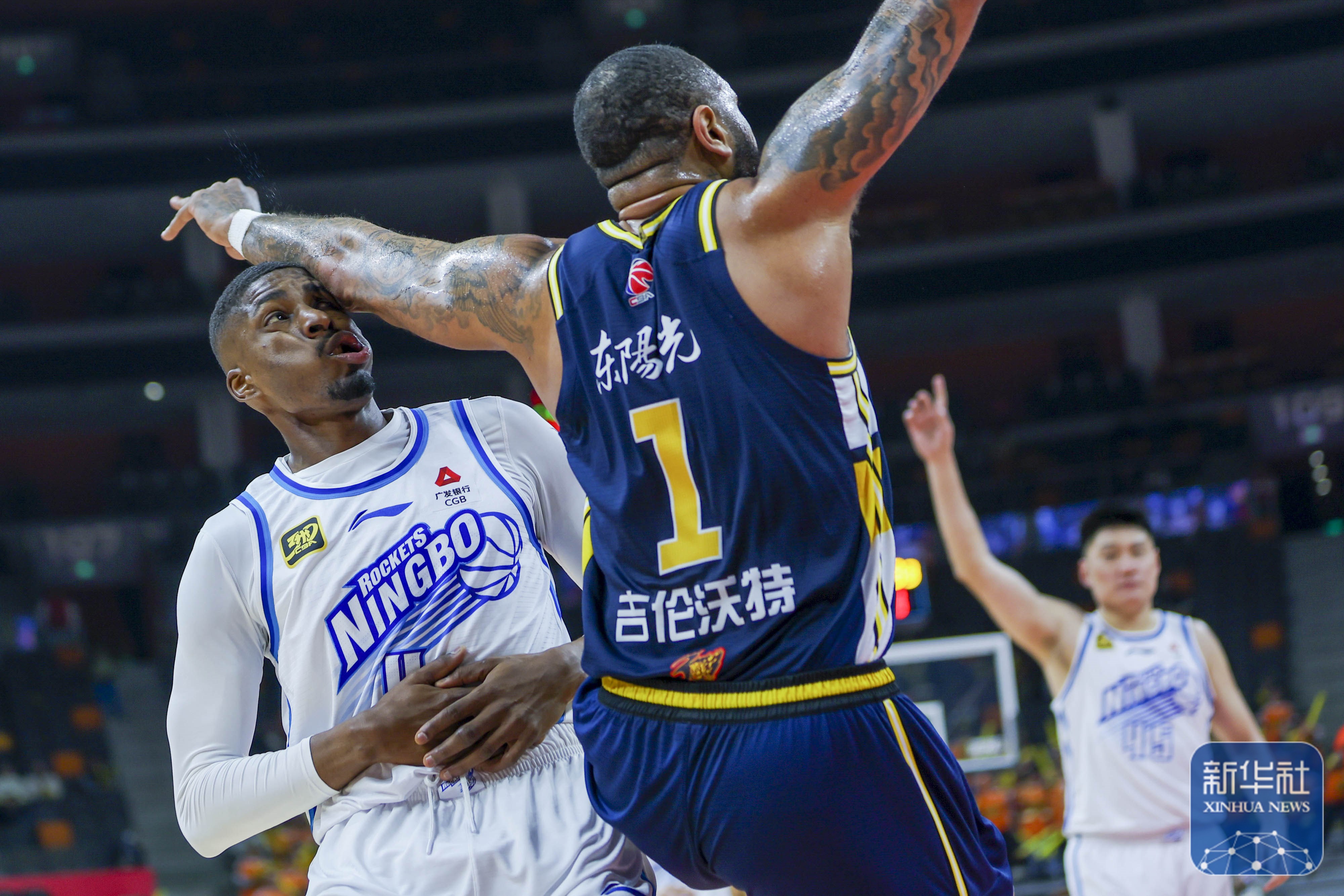 广东队翻盘马刺，约基奇关键制胜的简单介绍