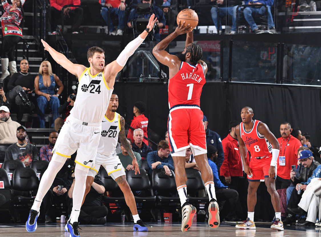 公牛险胜骑士，哈登惊艳四座的简单介绍