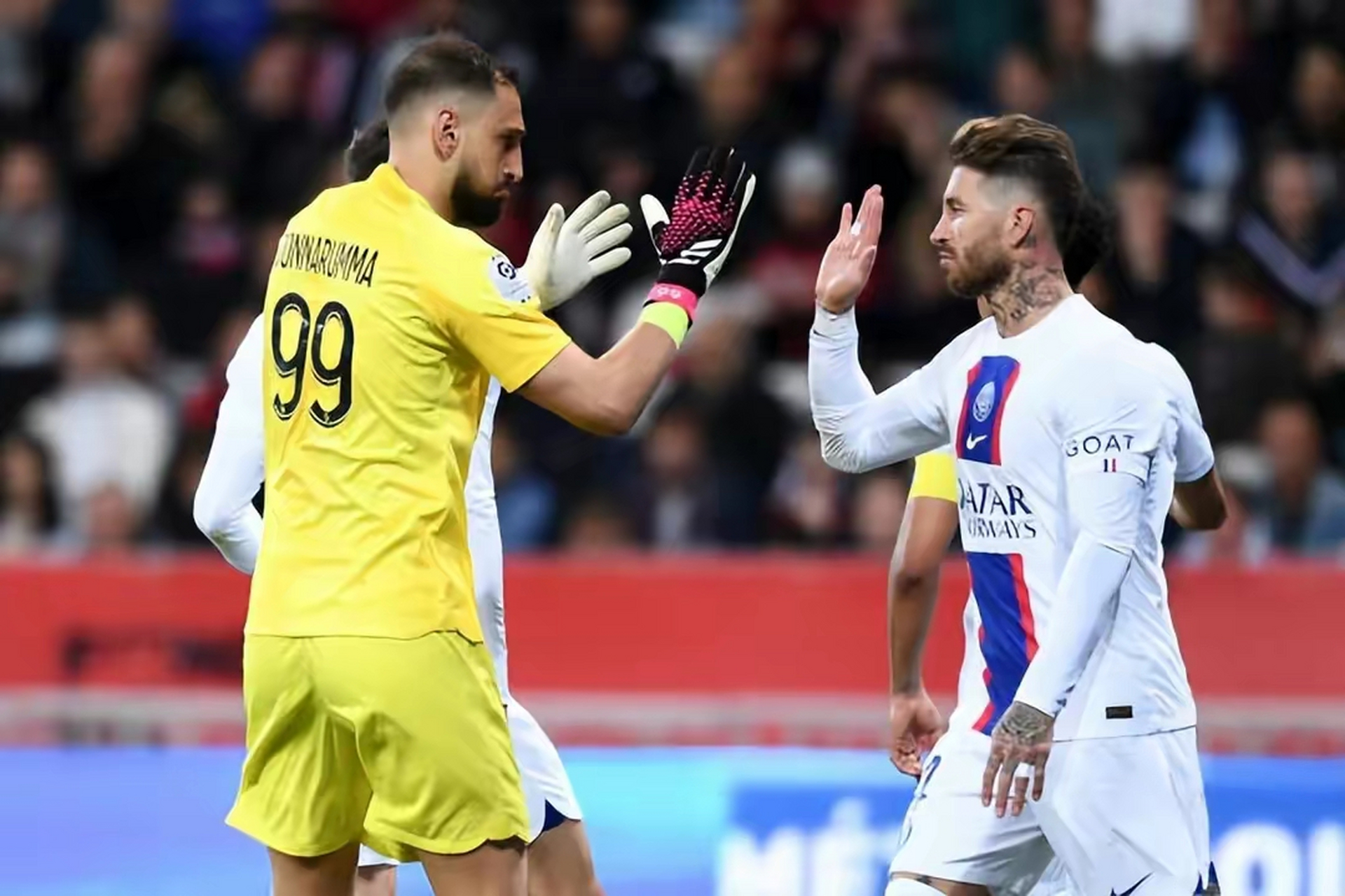 巴黎完胜丹麦，苏亚雷斯制霸全场