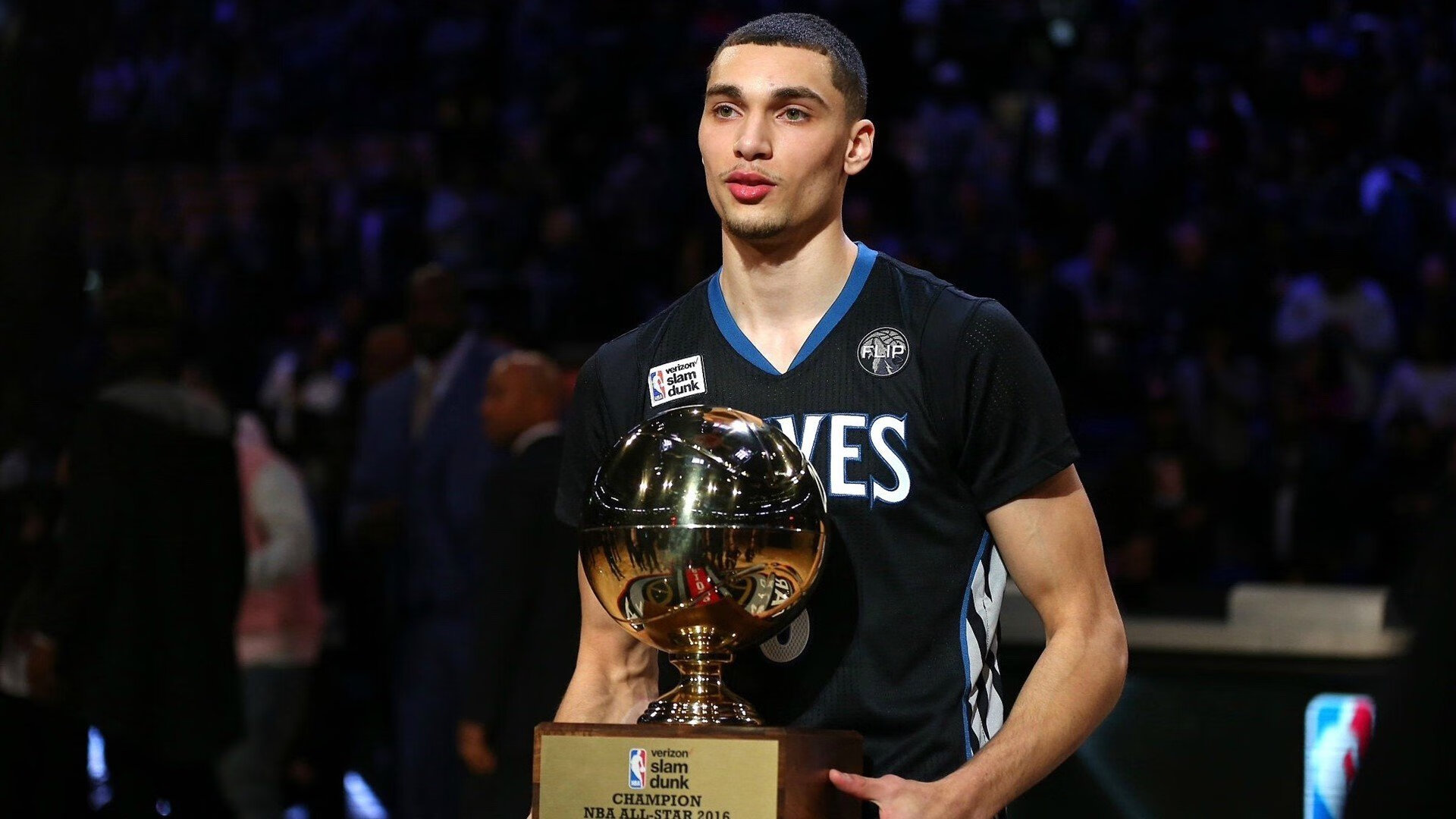 逆转之夜,恩比德关键制胜,雄鹿绝地反击江苏队