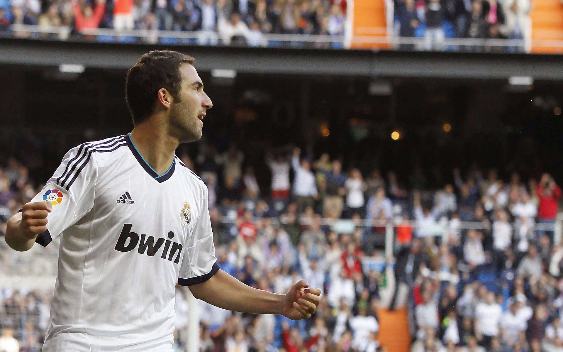 莱奥的破局时刻，当米兰之矛刺穿马竞的战术铁幕与奥地利式坚韧