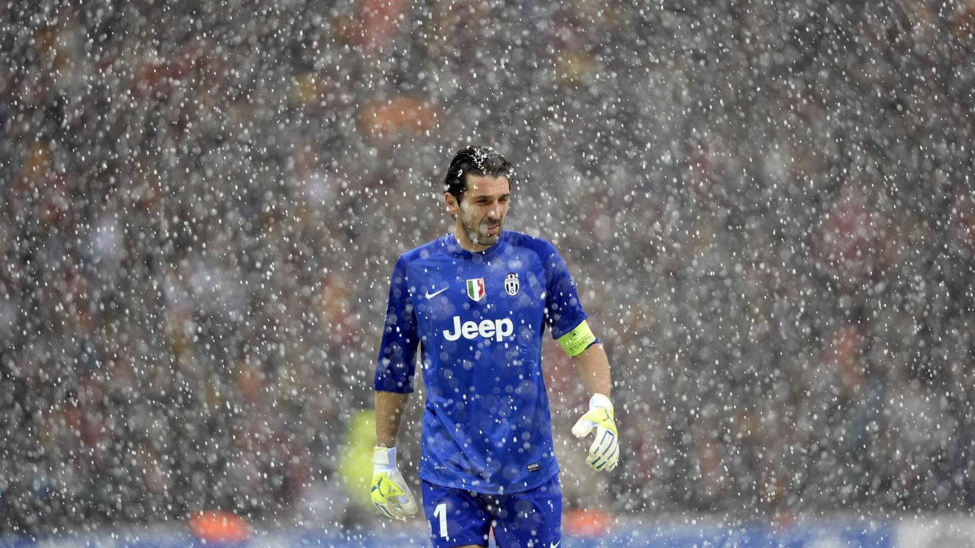 绿茵场外的平行世界，当西甲德比遇上波兰狂胜中国的思考